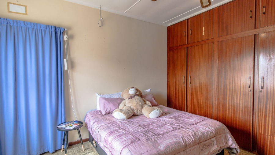 5 Bedroom Property for Sale in Lamberts Bay Western Cape